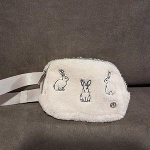New Year Everywhere Belt Bag 1L *Fleece Rabbit Plush Embroidery Everywhere Belt